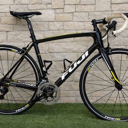 🚴‍♂️ Fuji Carbon Road Bike – Size 54 – Shimano 105 – Gran Fondo Ready 🇯🇵