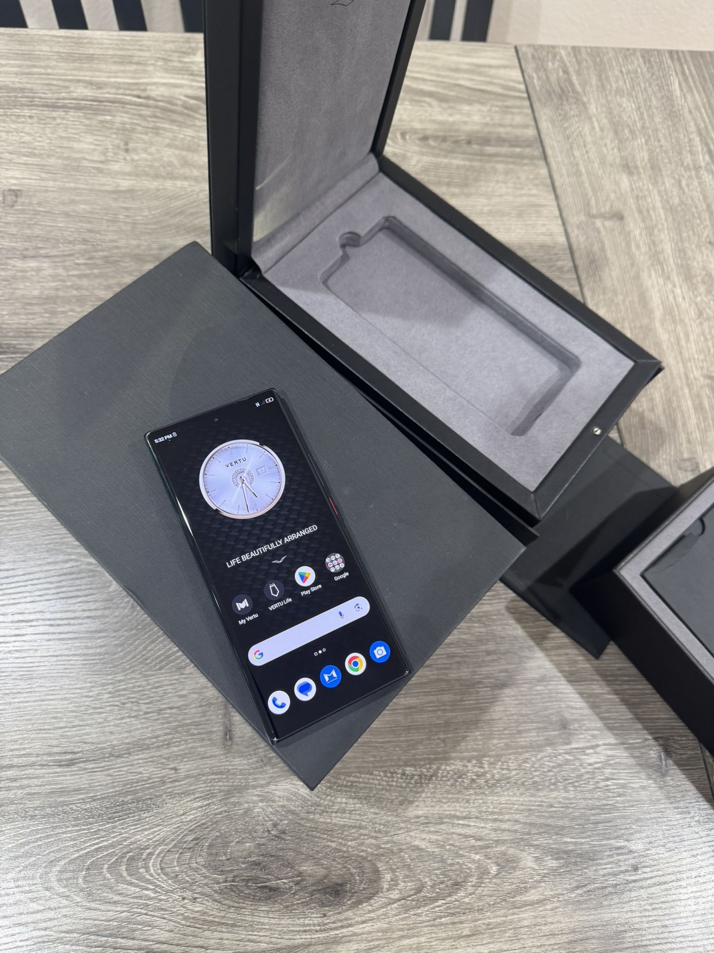 Metavertu Cell phones & Smartphones