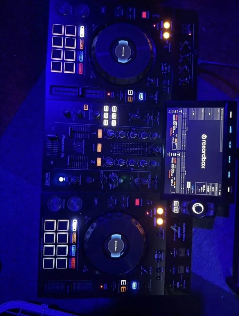 All in one System from Pioneer (xdj-rx3)