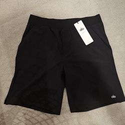 Alo Yoga 9" Repetition Short (Size : LARGE )( Brand New )