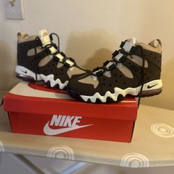 Khaki /Brown /White Nike 