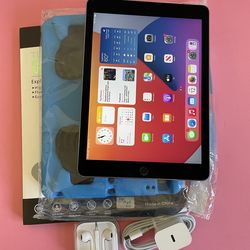 Apple IPad 6th Generation (9.7” Retina / Touch ID) 32GB with kids protective case, Pen & Accessories
