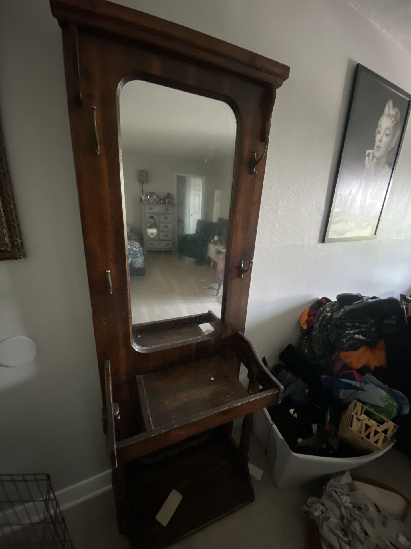 Wood Mirror Stand