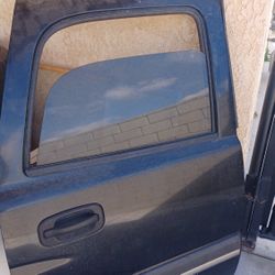 01-06 Chevy Tahoe Door2061 Baylor st Duarte CA 91010