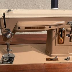 Sewing Machine With Desk And Accessories 