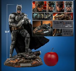 1/6 Hot Toys BATMAN TACTICAL BATSUIT VERSION Justice League