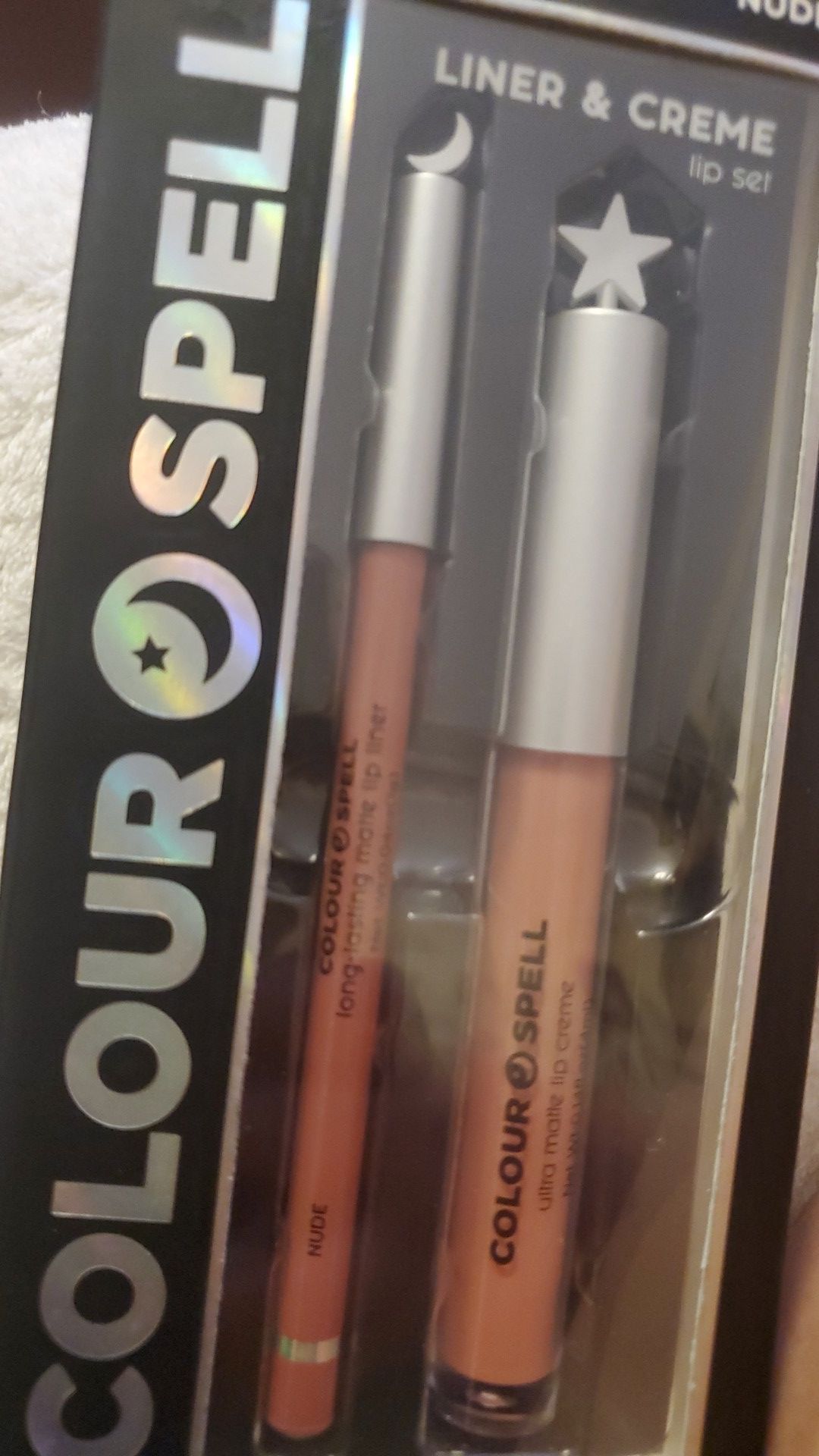 Lip set