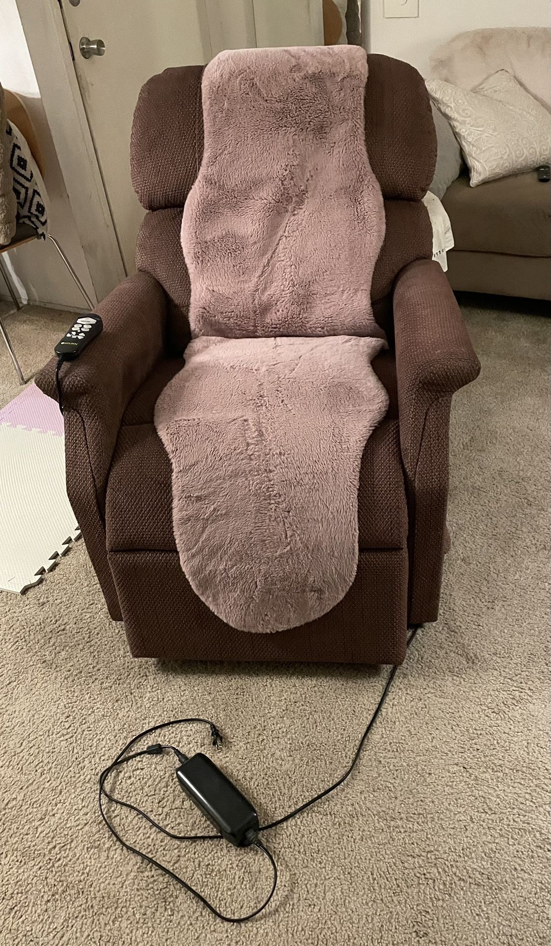 Golden Auto Lift Up Brown Recliner
