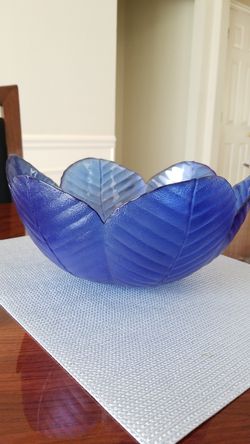 Like New Large Glass Blue Leaf Fruit Bowl