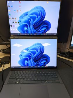 Asus Zenbook Duo Dual 14" Screen 3K OLED Touch Laptop - Evo Intel Core ultra 9 285H With 32GB Ram - 1TB SSD CRACKED TOP SCREEN