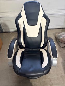 Black and White Racing Style Gaming Chair