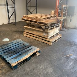 Free pallets in Santa ana