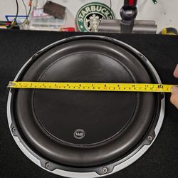 JL AUDIO 12 INCH W6 WITH DINO BOX MADE FOR W6 EXCELLENT CONDITION