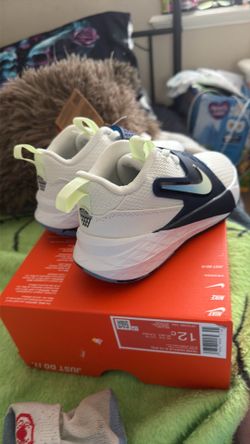 Boys nike’s team hustle
