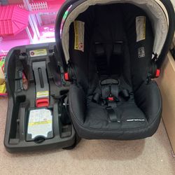 Car Seat Graco SnugRideSnugLock 30 $90