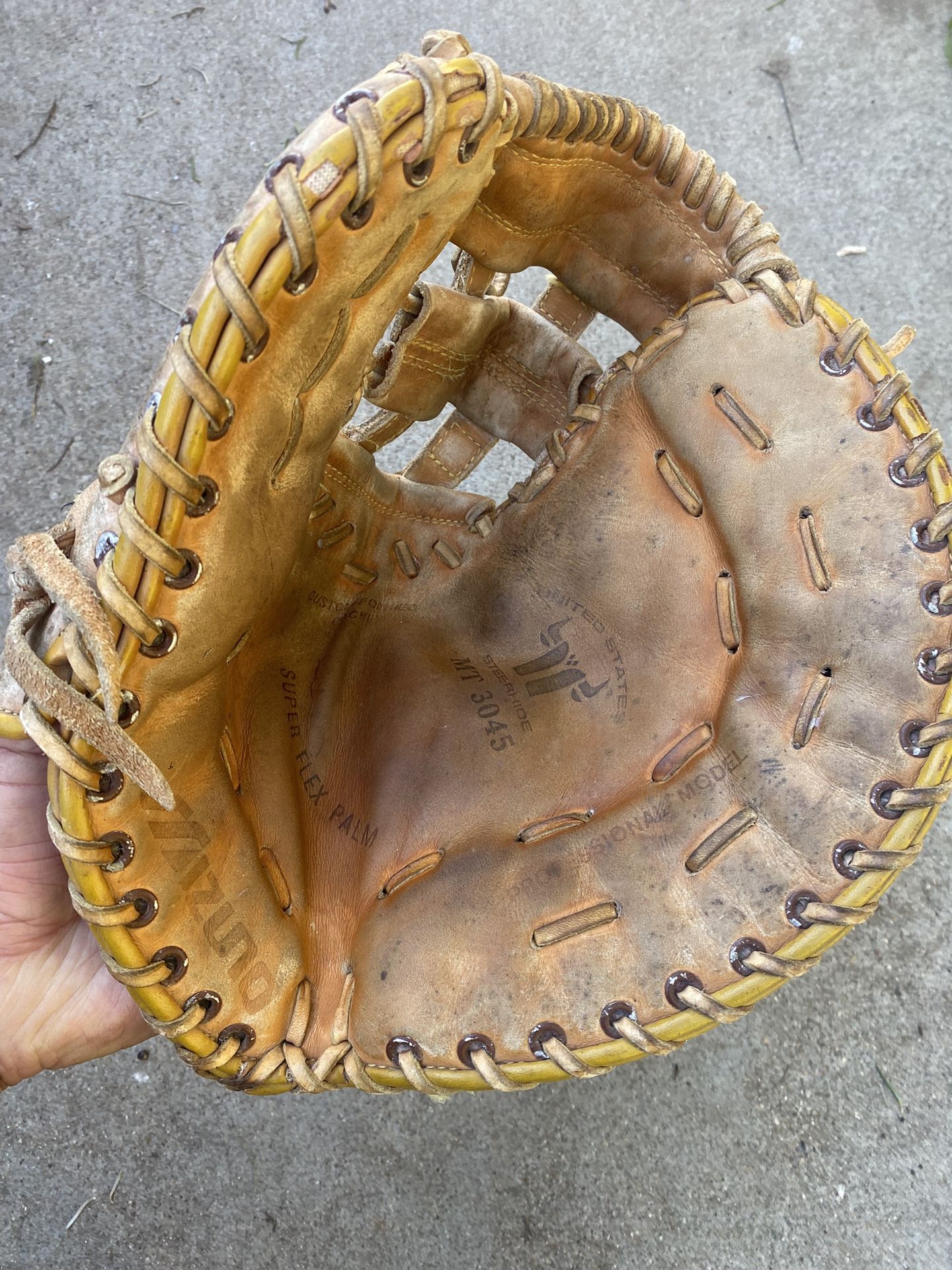 Mizuno Baseball 13” Adult Firstbase Glove RHT