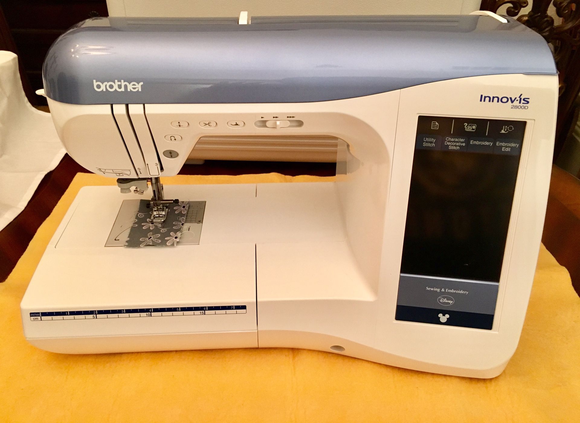 Brother Innov-ís 2800D Sewing/Embroidery Machine