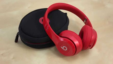 Red solo beats 3 mint condition
