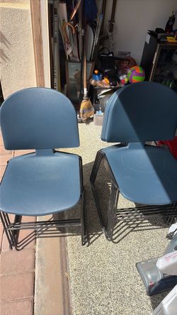 10 conference chairs ( Blue in color)