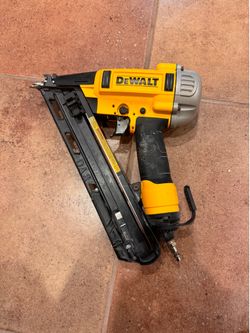 Dewalt Air Brad Nailer 15 Gauge Only Used 3 Times Price Firm$$$$$