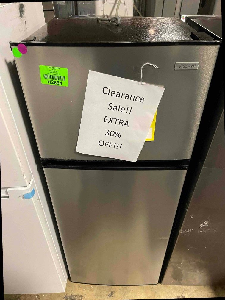 VISSANI MDFF7SS 7.1 cu. ft. Top Freezer Refrigerator for Sale in San