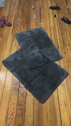 Two threshold bathmats gray
