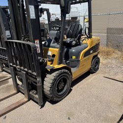 2014 Cat Solid Pneumatic Tire Forklift 