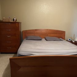 Real Wood Beautiful King Bedroom Set
