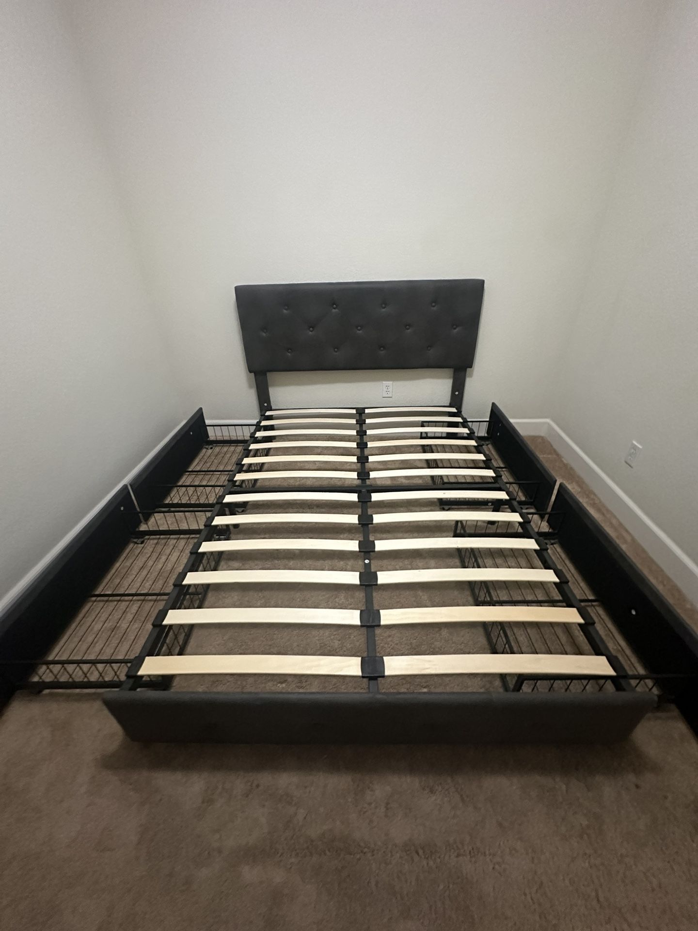 Full Size Bed Frame w/Drawers 