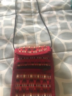 Cute lil purse.