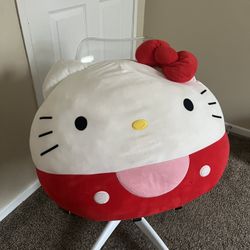 HELLO KITTY SQUISHMALLOW