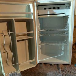 Haier Mini Fridge With Freezer 