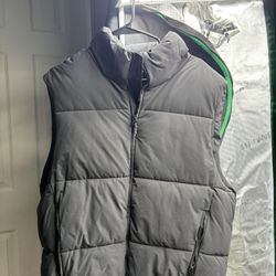 Men’s Zara Black Zip Up Puffer Vest 