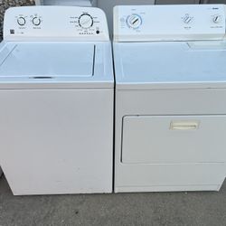 Kenmore Washer And Kenmore Eléctric Dryer 