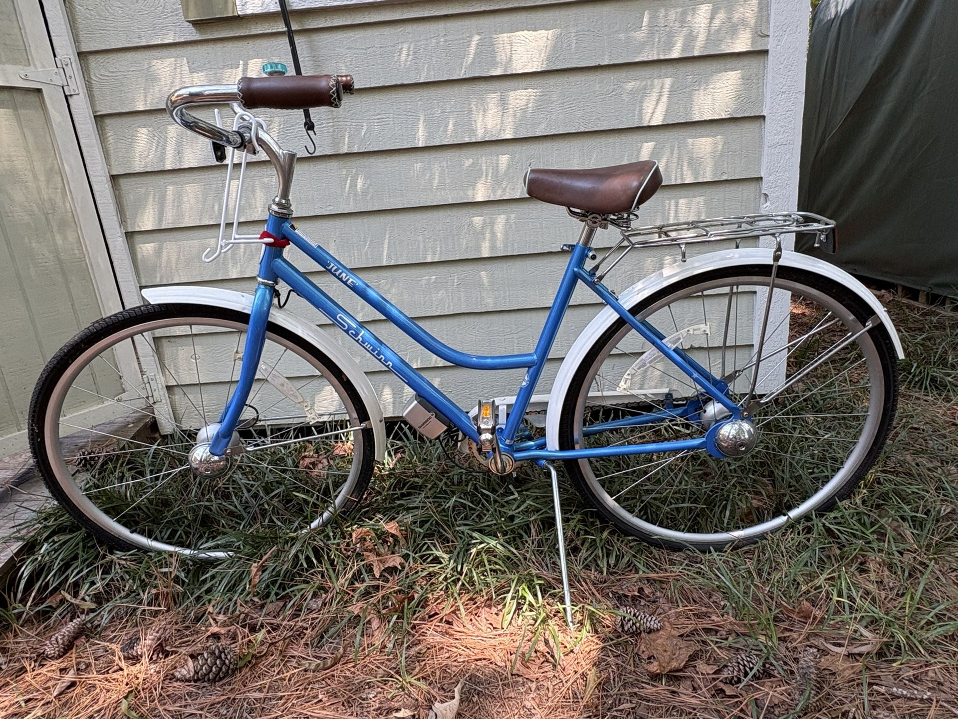 Women’s Schwinn June 3 Speed Automatic Bicycle