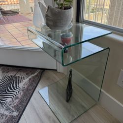 Modern Bent Glass Side Table / End Table with Magazine Shelf