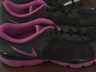 NEW NIKES SIZE 10