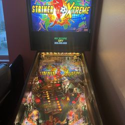 Stern Striker Xtreme Pinball Machine + EXTRAS!!