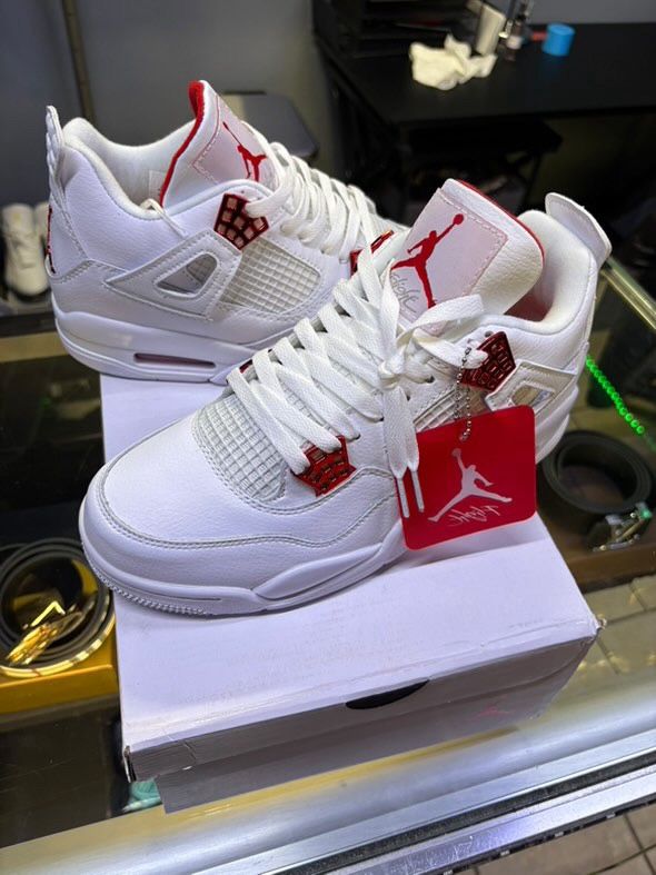Red Metallic 4s