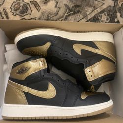 Jordan Black And Gold Retro 1 High OG