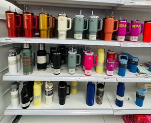 🔥 Brand-name Stanley cups & tumblers in a variety of colors, sizes, and styles! Perfect for everyday use, work, school, the gym, or on the go. 🎨 Pri