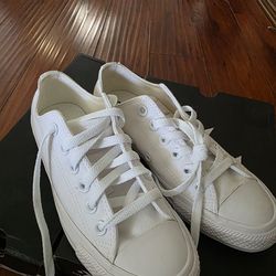 White converse size men 4.5 women 6.5