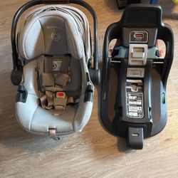 UPPAbaby Aria Car Seat And Base