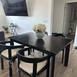 Black table & Chairs