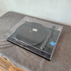 Pro-ject Turntable