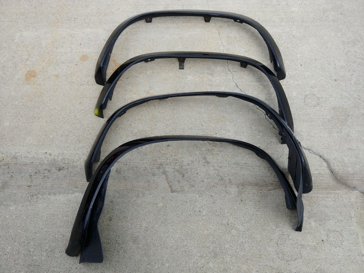 Nissan D21 Hardbody 4x4 fender flares