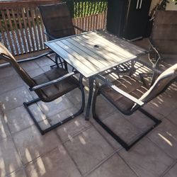 Patio Table w/umbrella