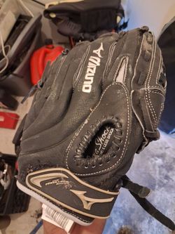 Mizuno glove