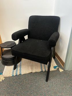 Accent chair