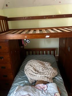 Bunkbed with desk and dresser over Twin bed